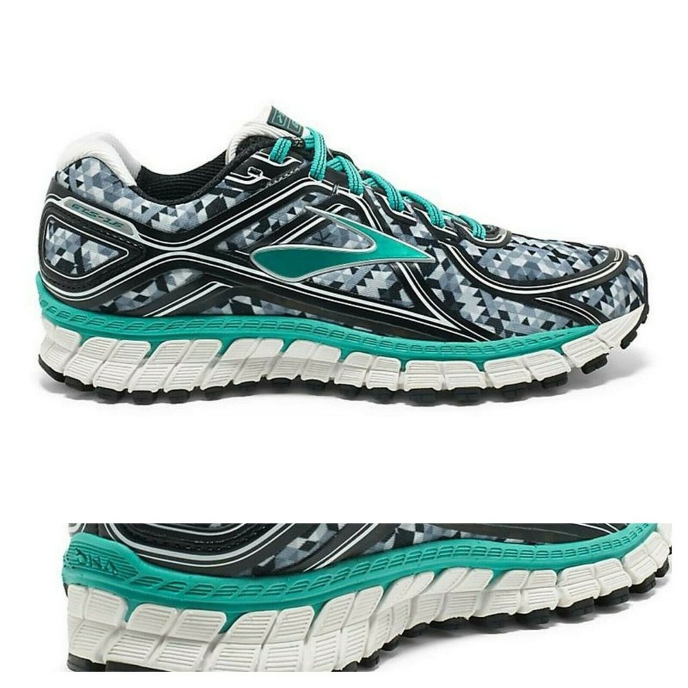 Brooks Women’s Sz 7.5 Adrenaline GTS 16 Running